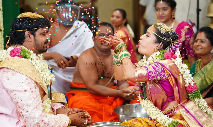 Pranu shoots photography